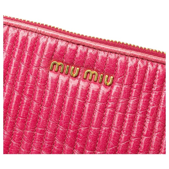 Miu Miu Pink Matelasse Lambskin Leather Clutch - Picture 7 of 9